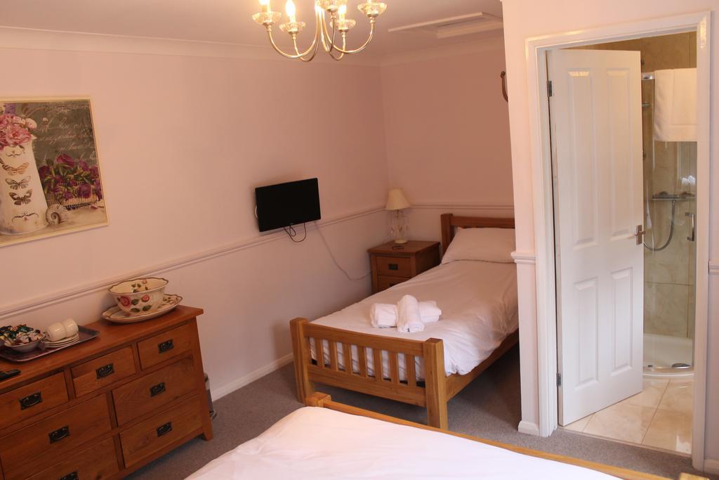 The Swan Motel, Gillingham بسلس الغرفة الصورة